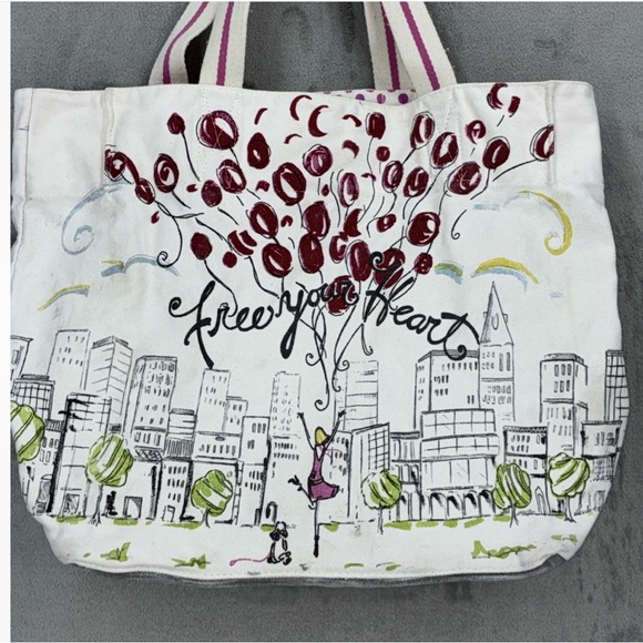 Brighton White and Pink Cityscape Shoulder Bag... Free Your Heart - Picture 6 of 8